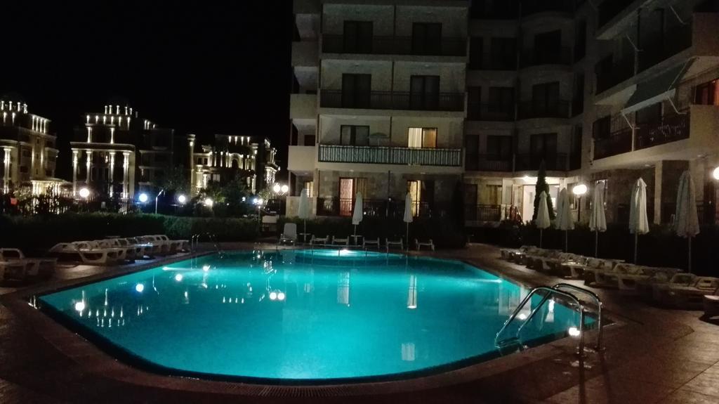 Summer Breeze Apartments ซันนีบีช ภายนอก รูปภาพ