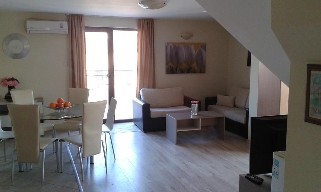 Summer Breeze Apartments ซันนีบีช ภายนอก รูปภาพ